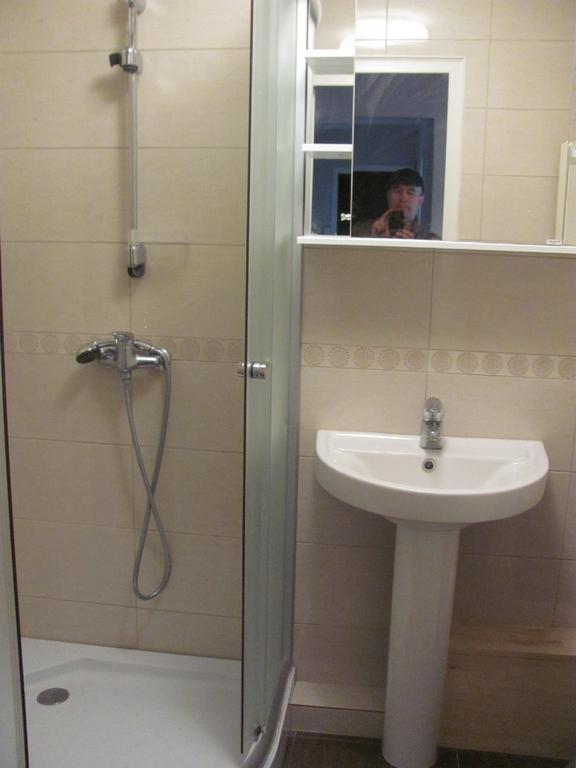 Economy Baltics Apartments - Keldrimaee Tallinn Ruang foto